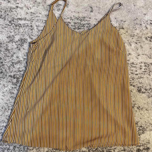 yellow and black simple tank top - Picture 1 of 2
